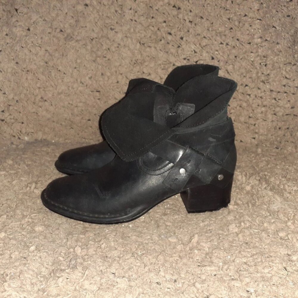 UGG-Elysian 1095792-Black Leather Ankle Boots-Side Zip-SZ 6.5-Excellent - Picture 2 of 7